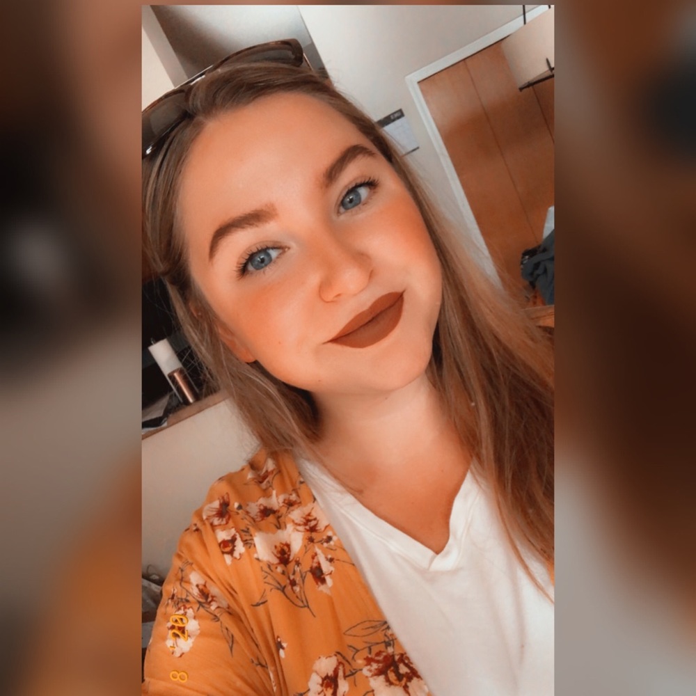 Meet your Posher, Brooke